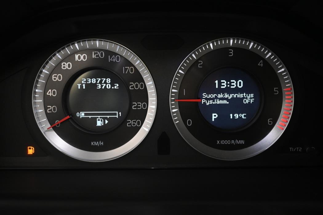 VOLVO V70 2010