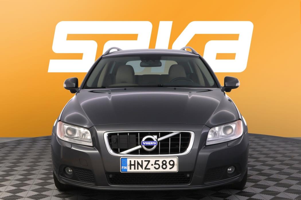 VOLVO V70 2010
