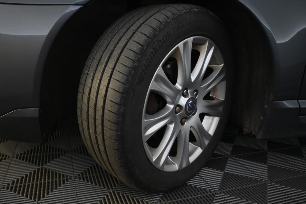 VOLVO V70 2010