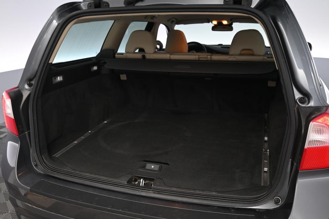VOLVO V70 2010