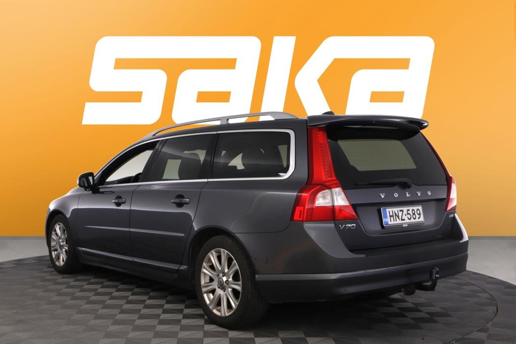 VOLVO V70 2010