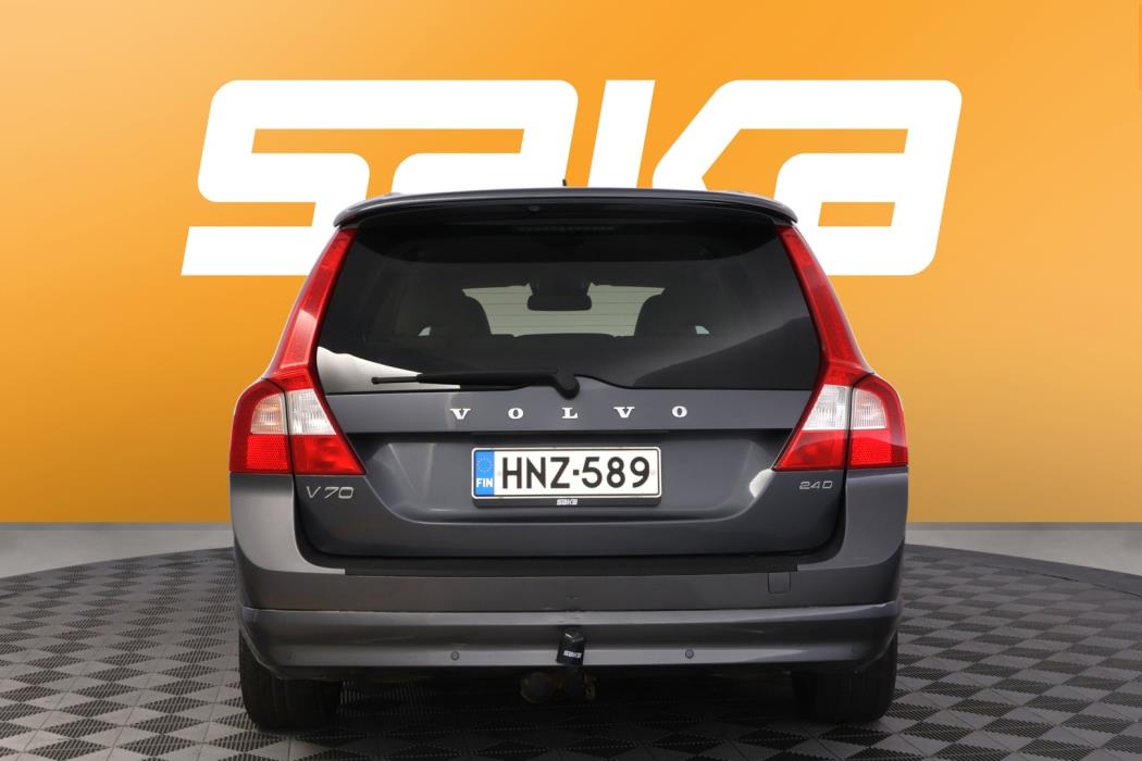 VOLVO V70 2010