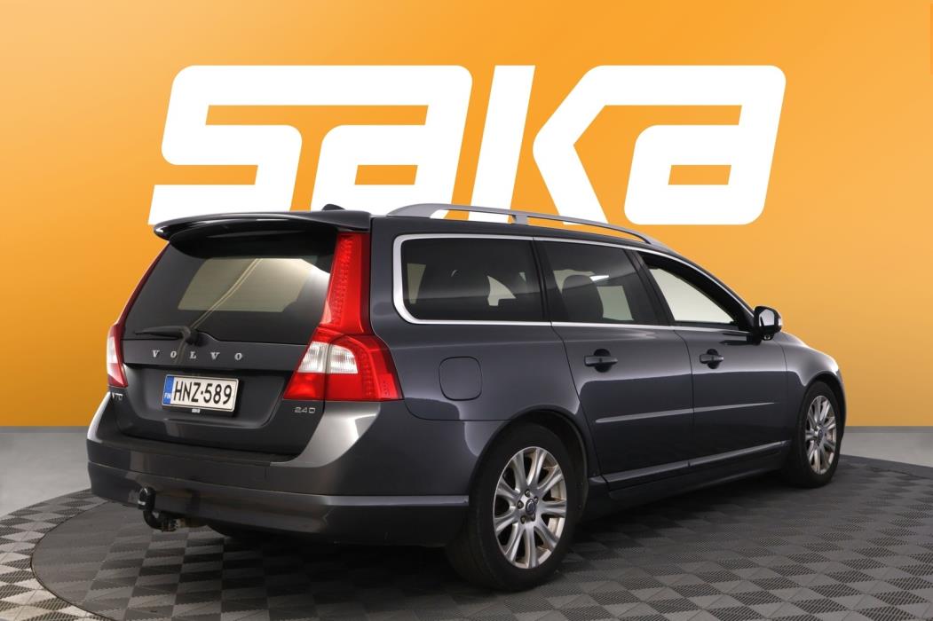 VOLVO V70 2010