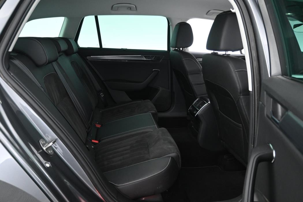 SKODA Superb 2023