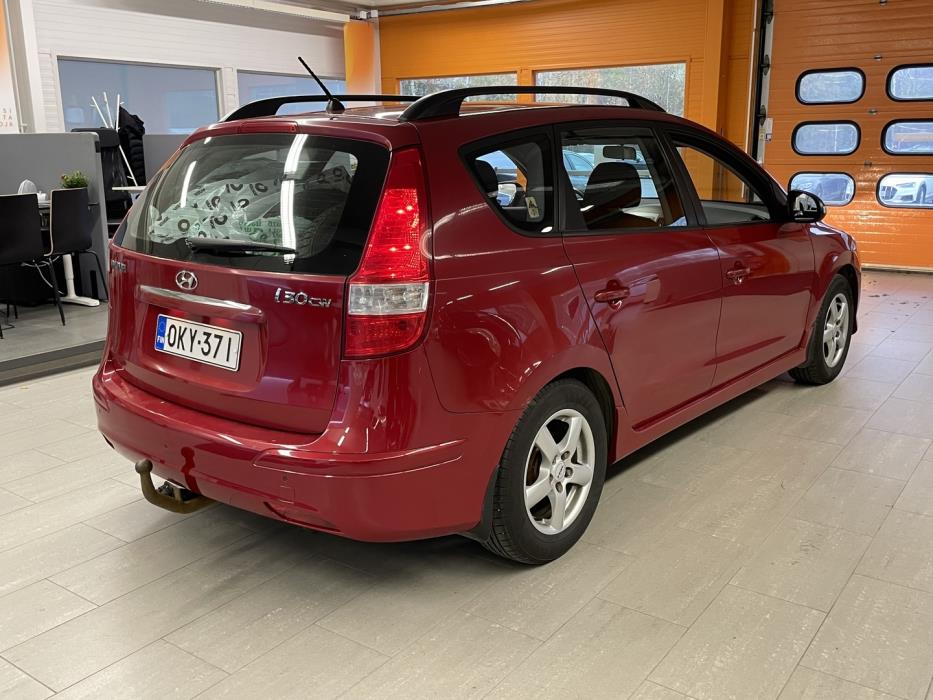 HYUNDAI i30 2011