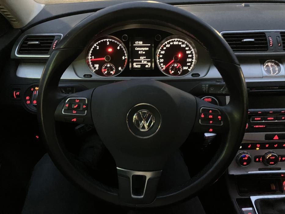 VOLKSWAGEN Passat 2014