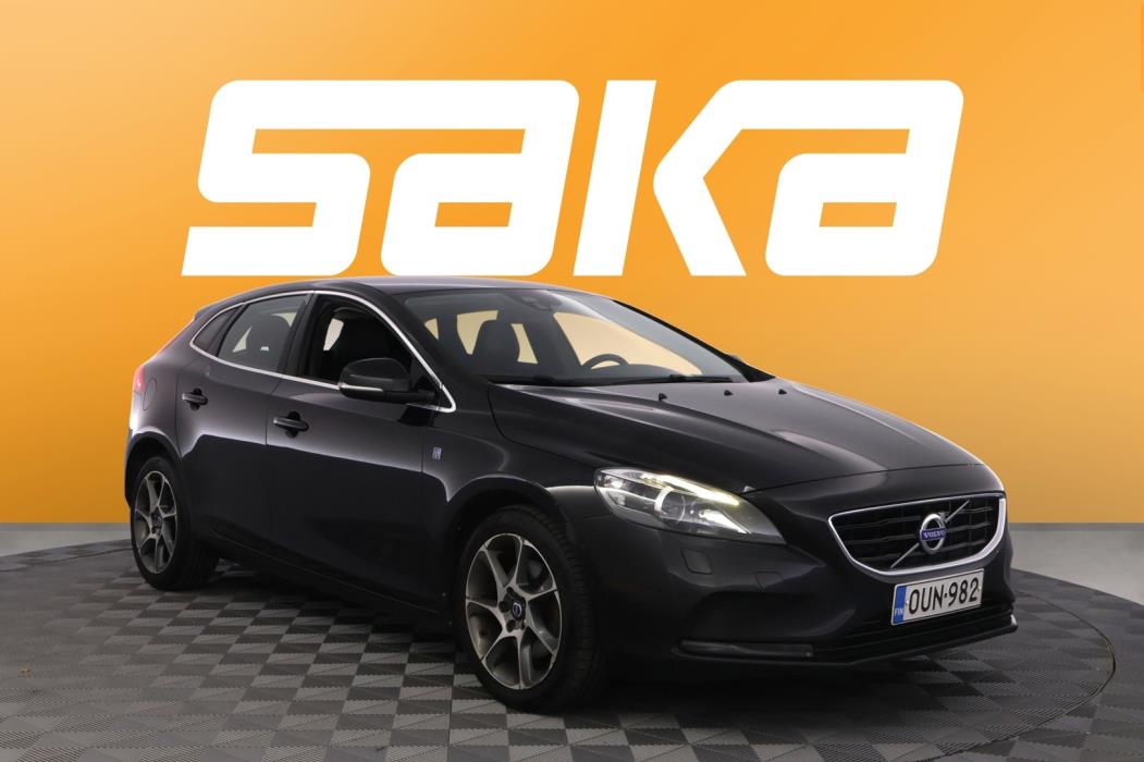 VOLVO V40 2015