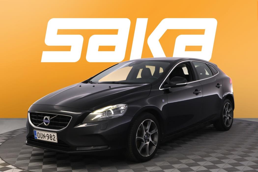 VOLVO V40 2015