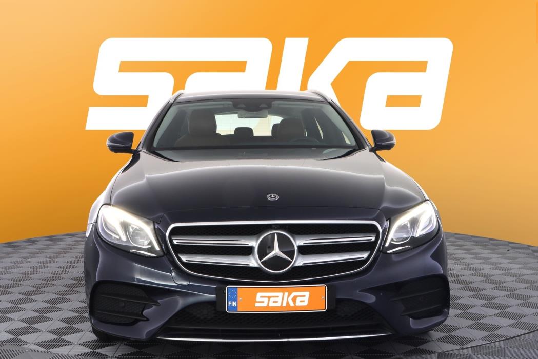 MERCEDES-BENZ E 2020