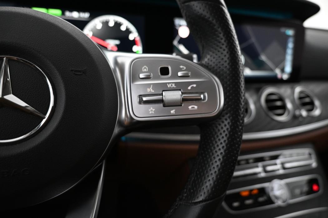 MERCEDES-BENZ E 2020