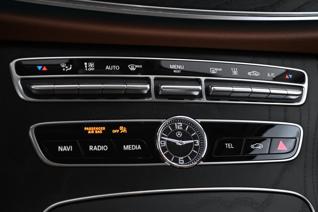 MERCEDES-BENZ E 2020
