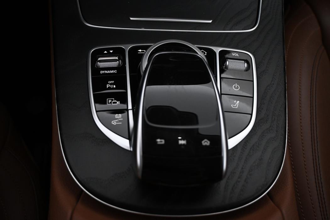 MERCEDES-BENZ E 2020