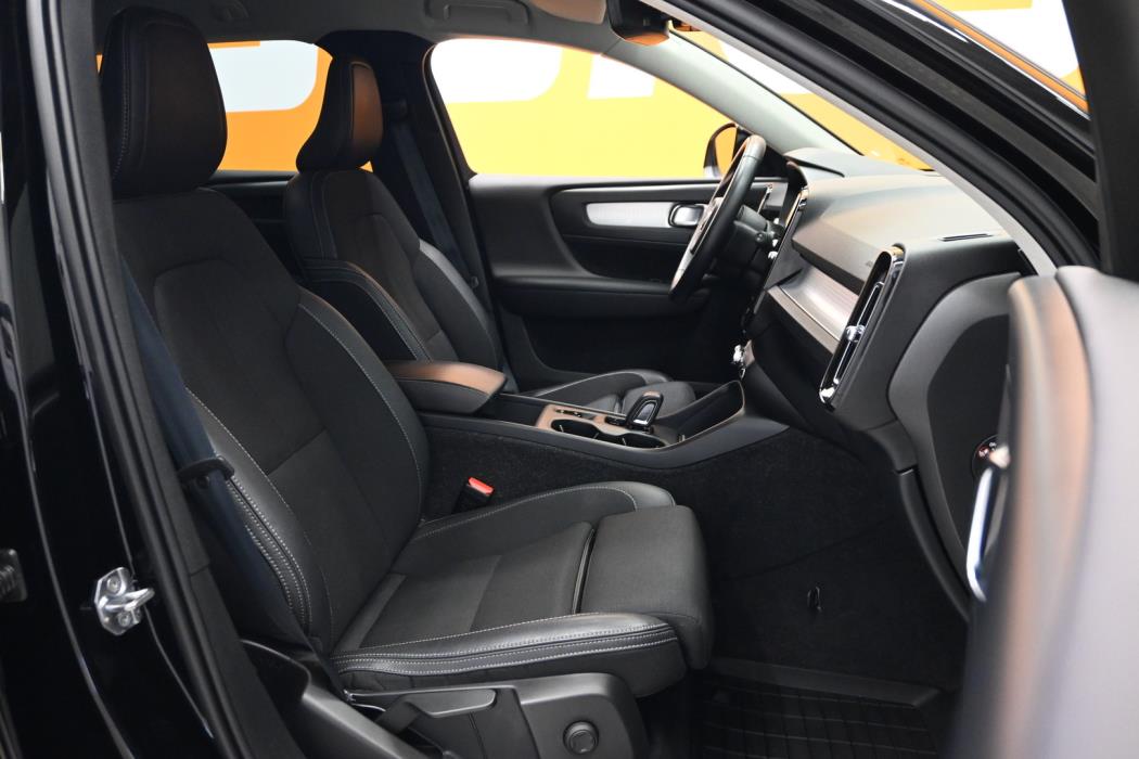 VOLVO XC40 2020