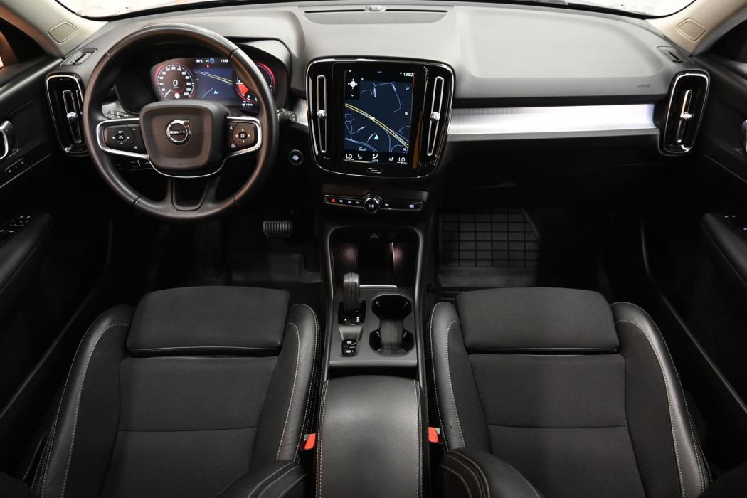 VOLVO XC40 2020