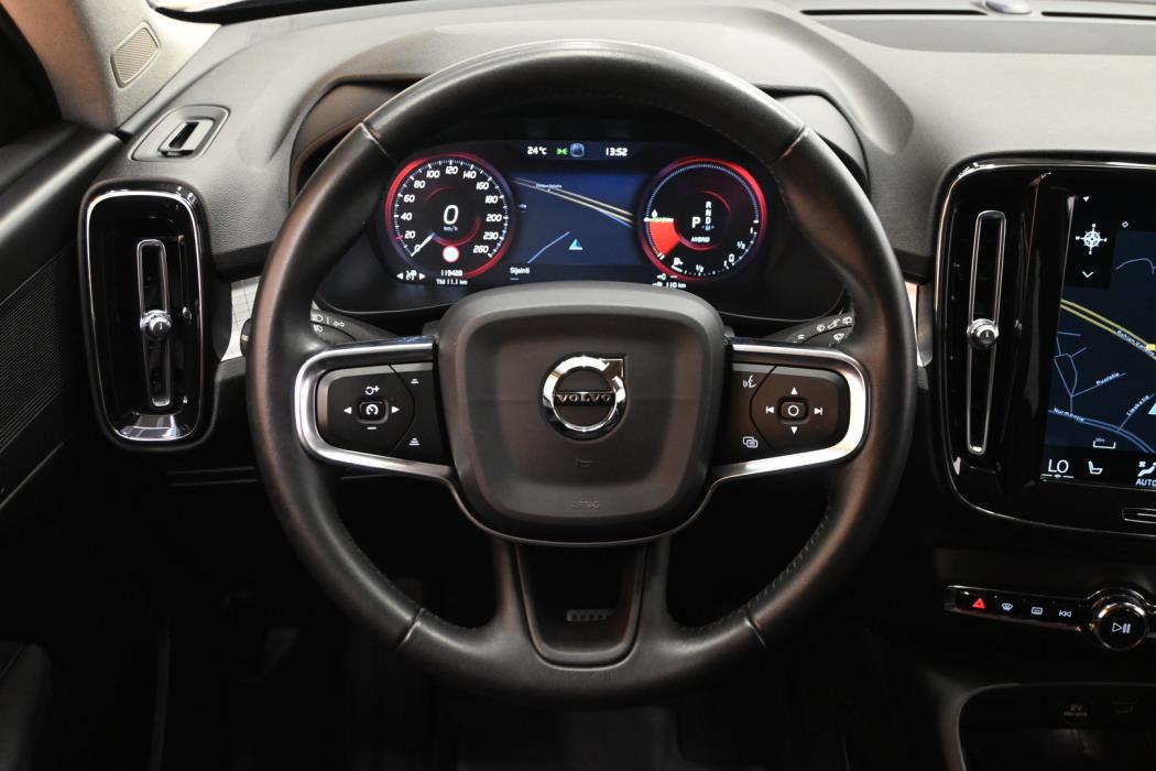 VOLVO XC40 2020