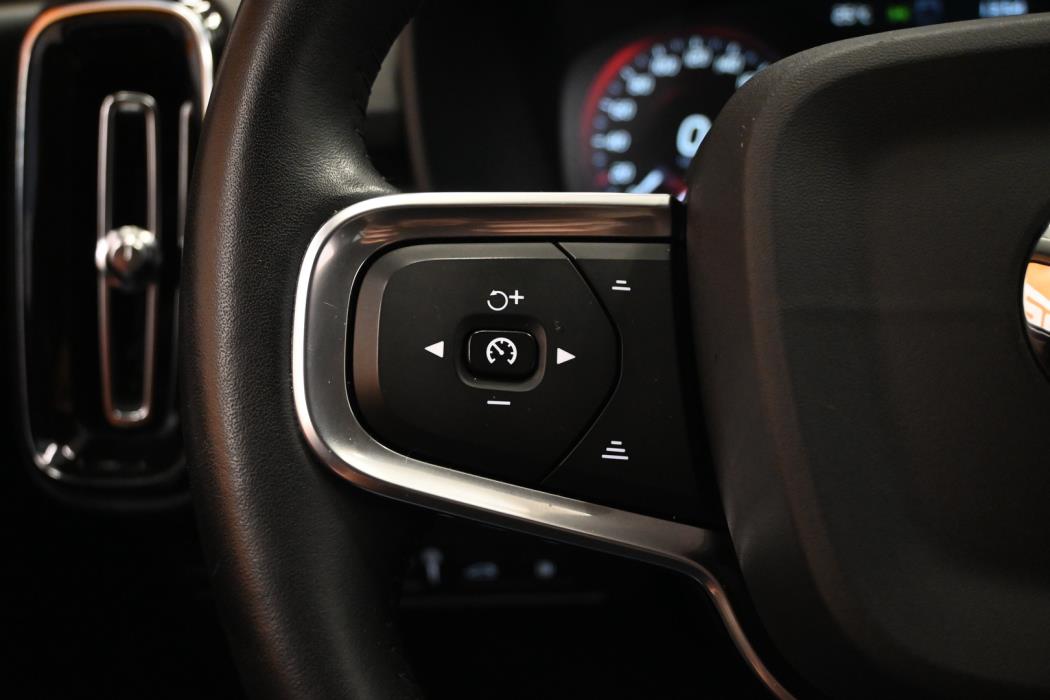 VOLVO XC40 2020