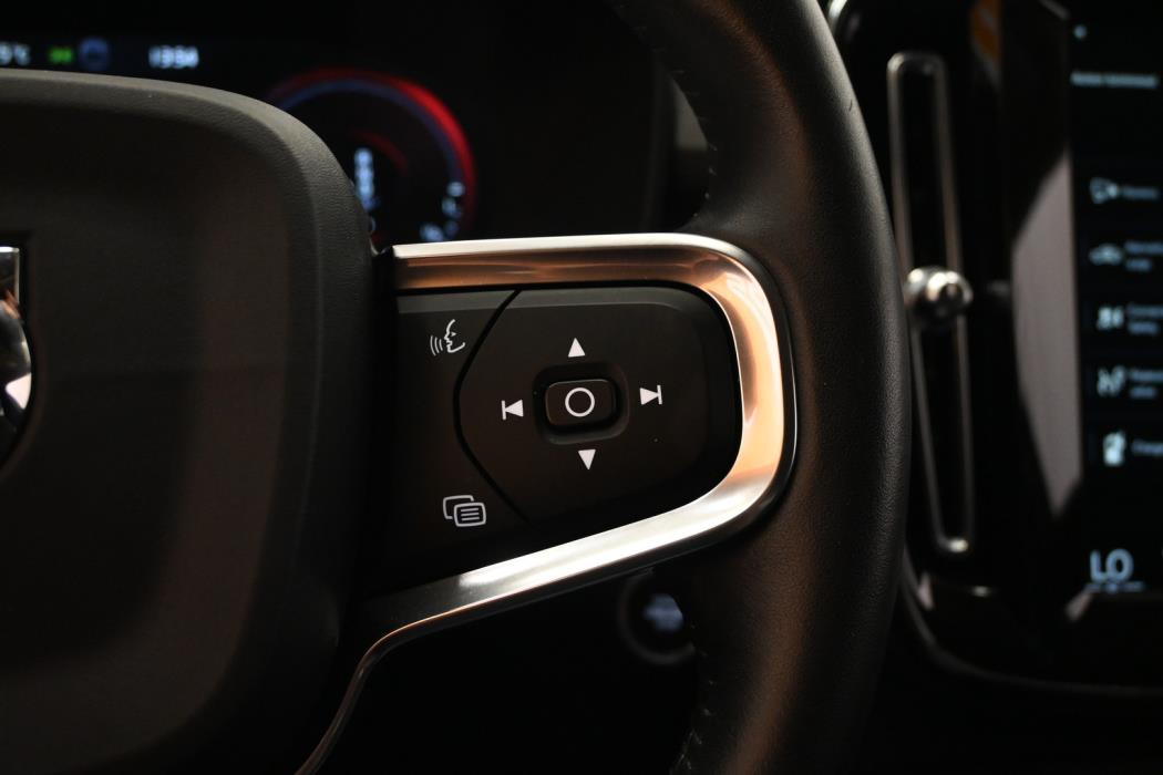 VOLVO XC40 2020