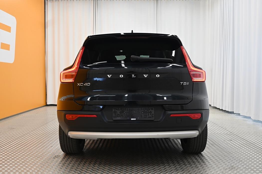VOLVO XC40 2020
