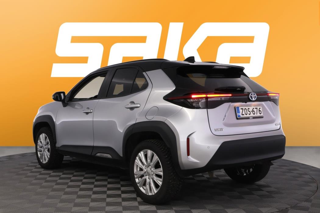 TOYOTA Yaris Cross 2023