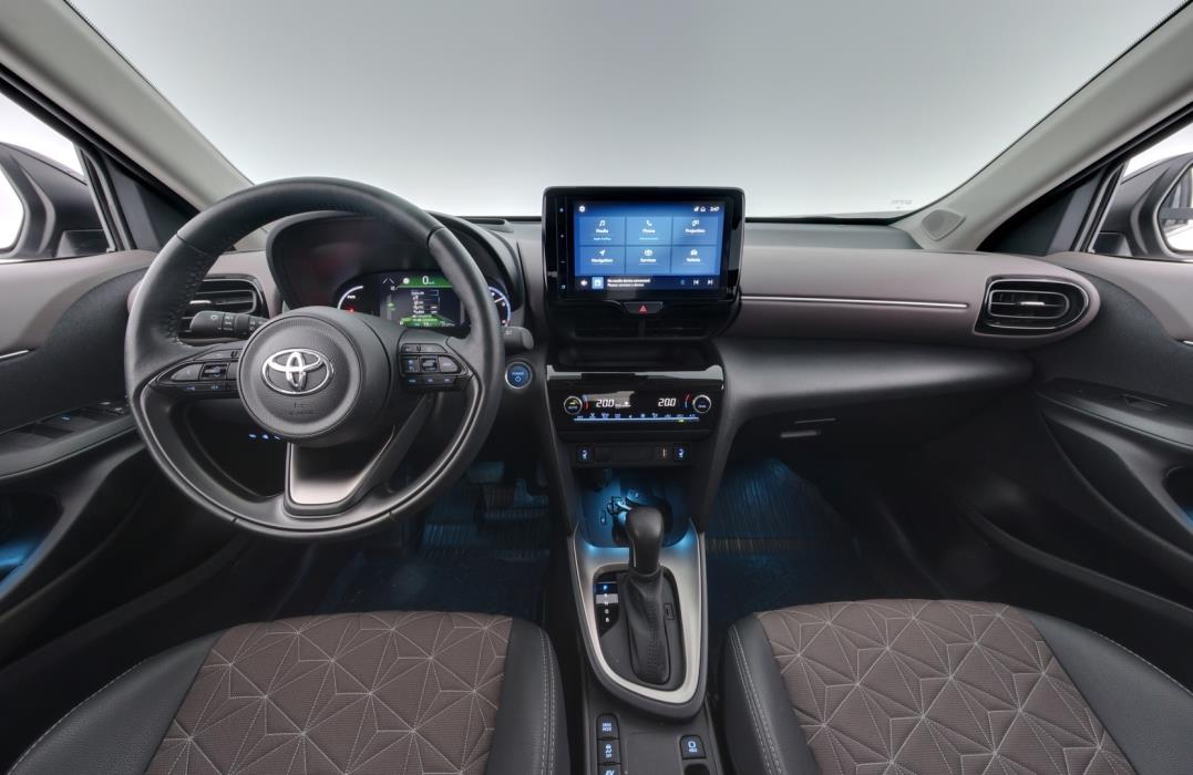 TOYOTA Yaris Cross 2023