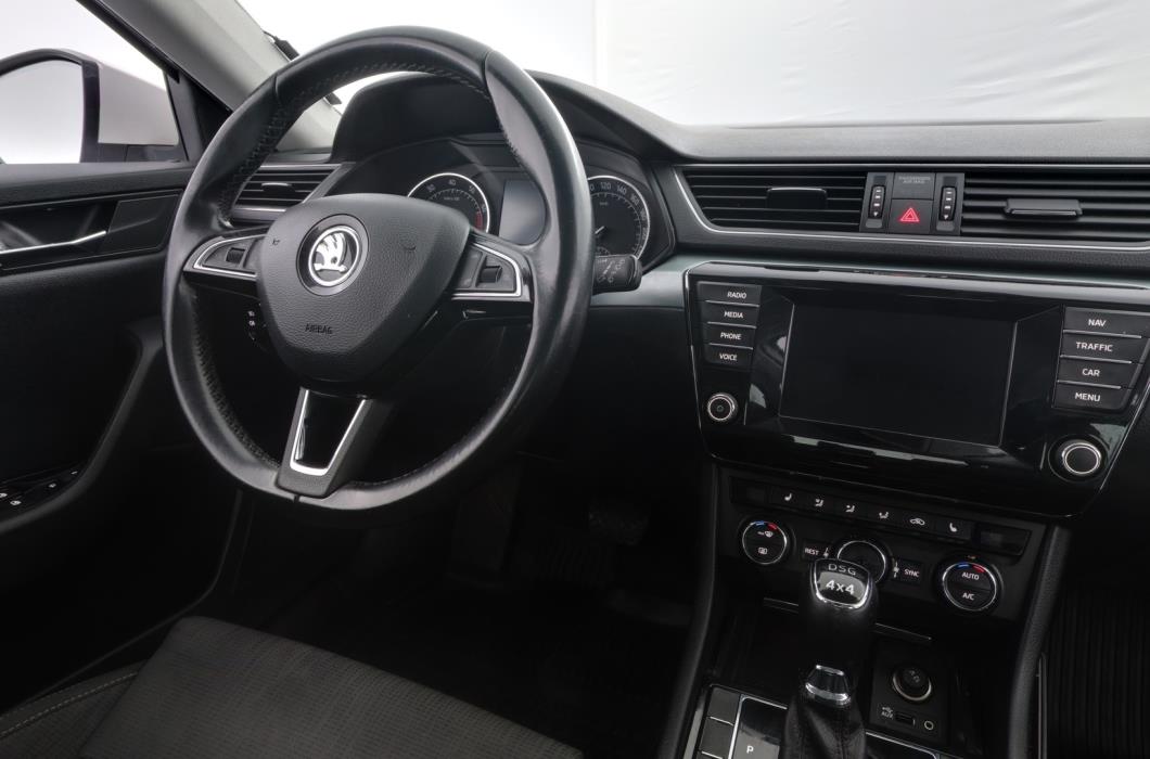 SKODA Superb 2016