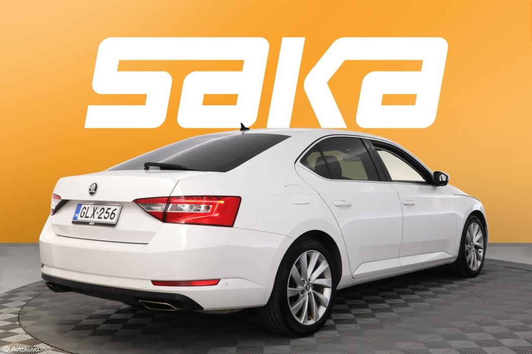 SKODA Superb 2016