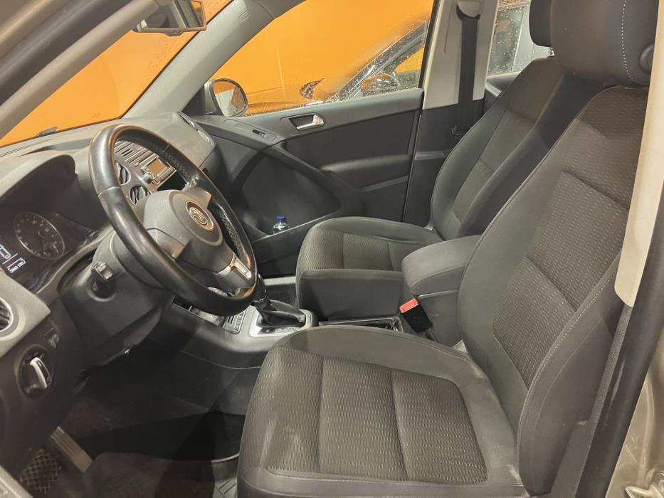 VOLKSWAGEN Tiguan 2012