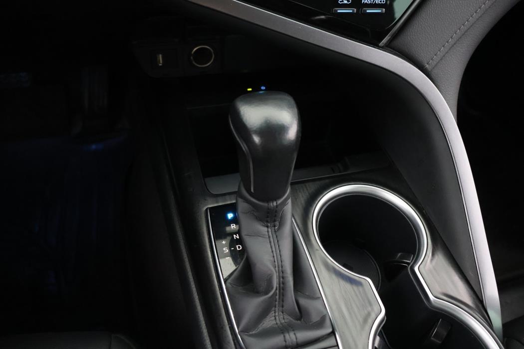 TOYOTA Camry 2023