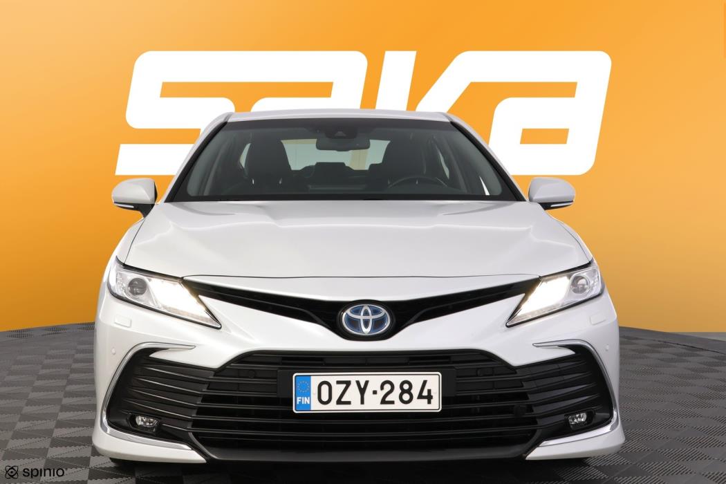 TOYOTA Camry 2023