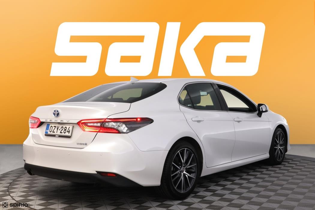 TOYOTA Camry 2023
