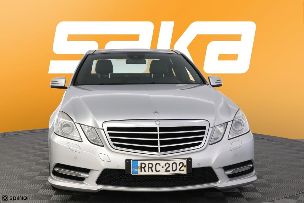 MERCEDES-BENZ E 2013