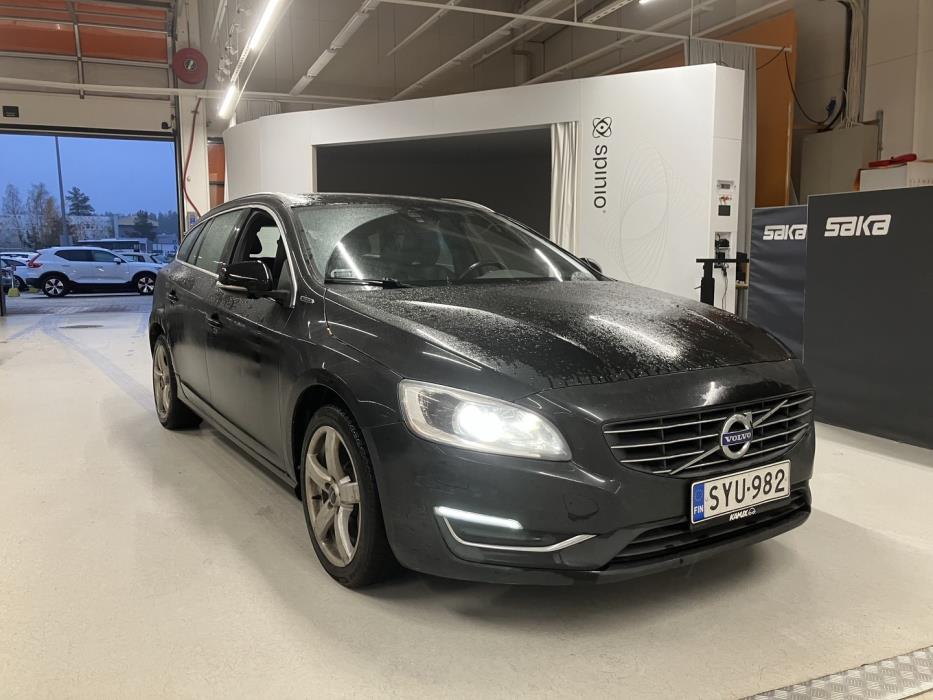 VOLVO V60 2016