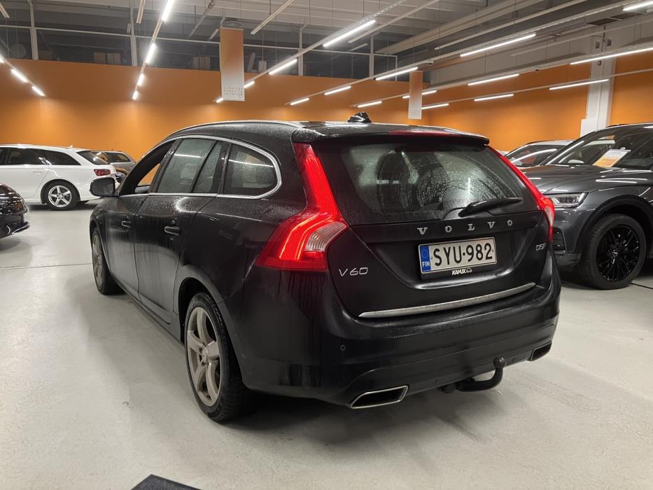VOLVO V60 2016