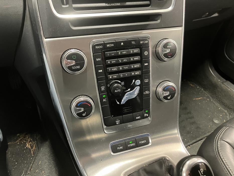 VOLVO V60 2016
