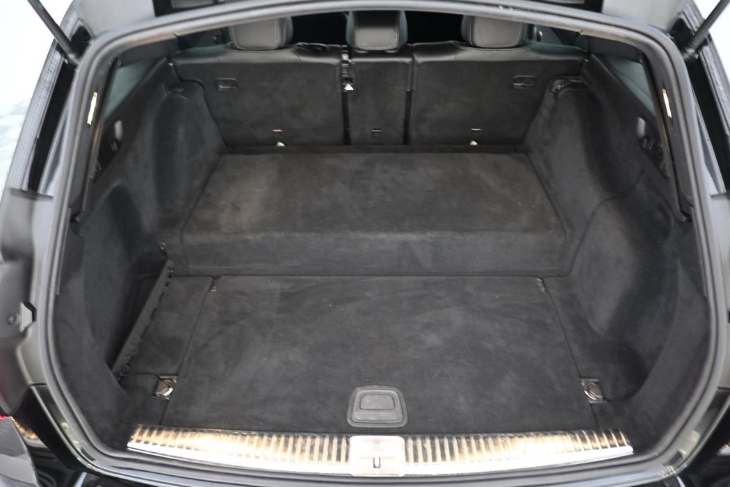 MERCEDES-BENZ E 2022