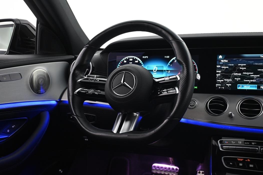 MERCEDES-BENZ E 2022