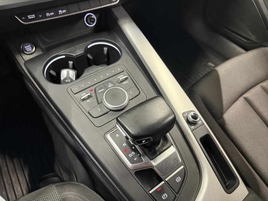 AUDI A4 2017