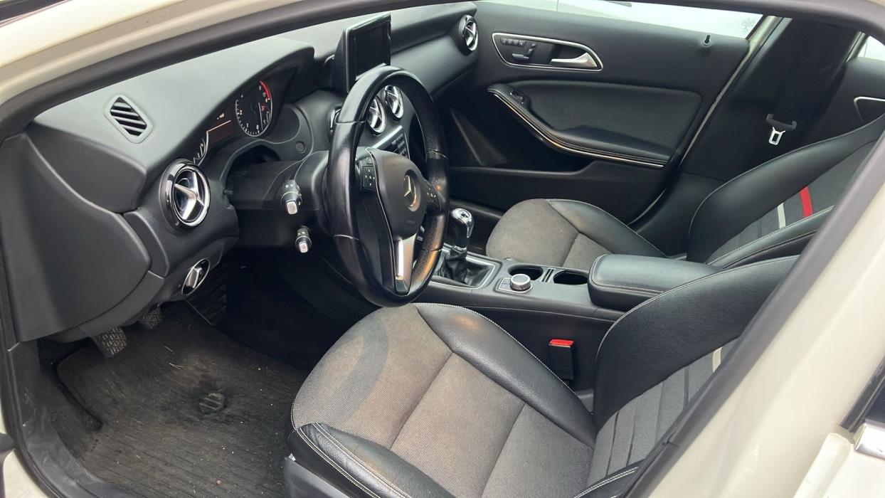 MERCEDES-BENZ A 2013