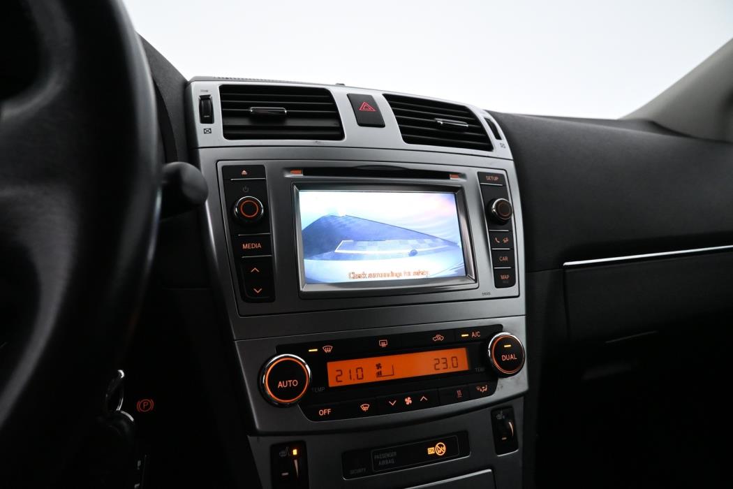 TOYOTA Avensis 2012