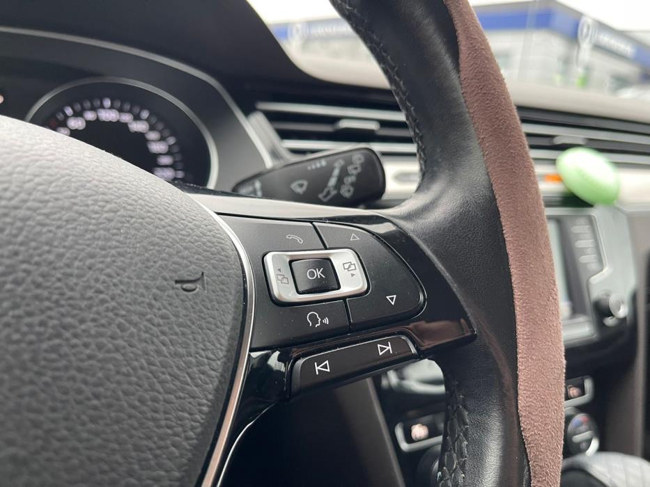 VOLKSWAGEN Passat 2016