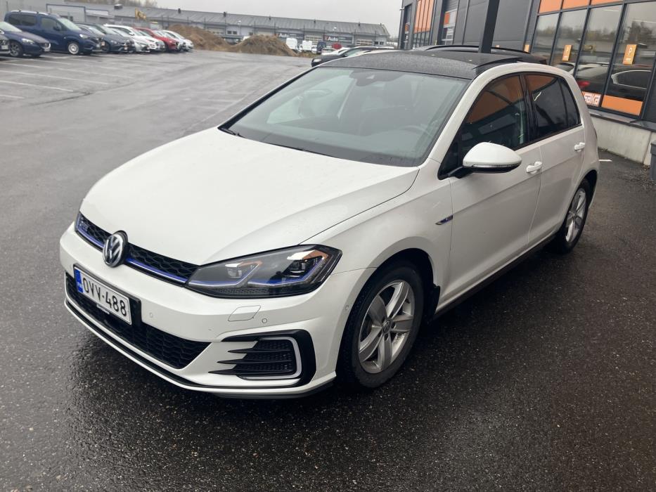 VOLKSWAGEN Golf 2018