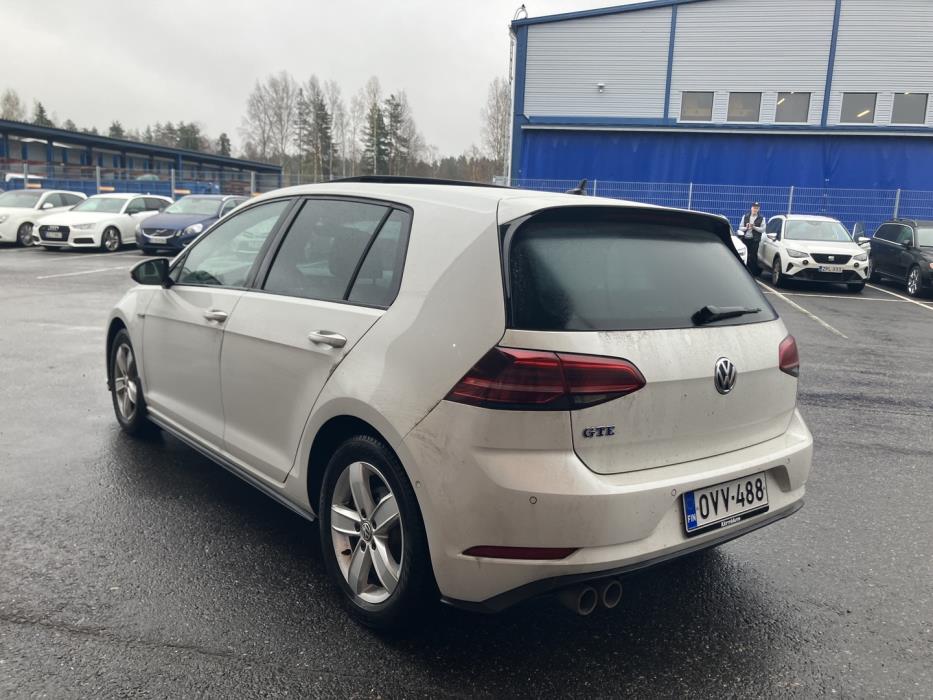 VOLKSWAGEN Golf 2018