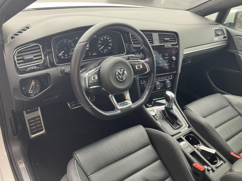 VOLKSWAGEN Golf 2018