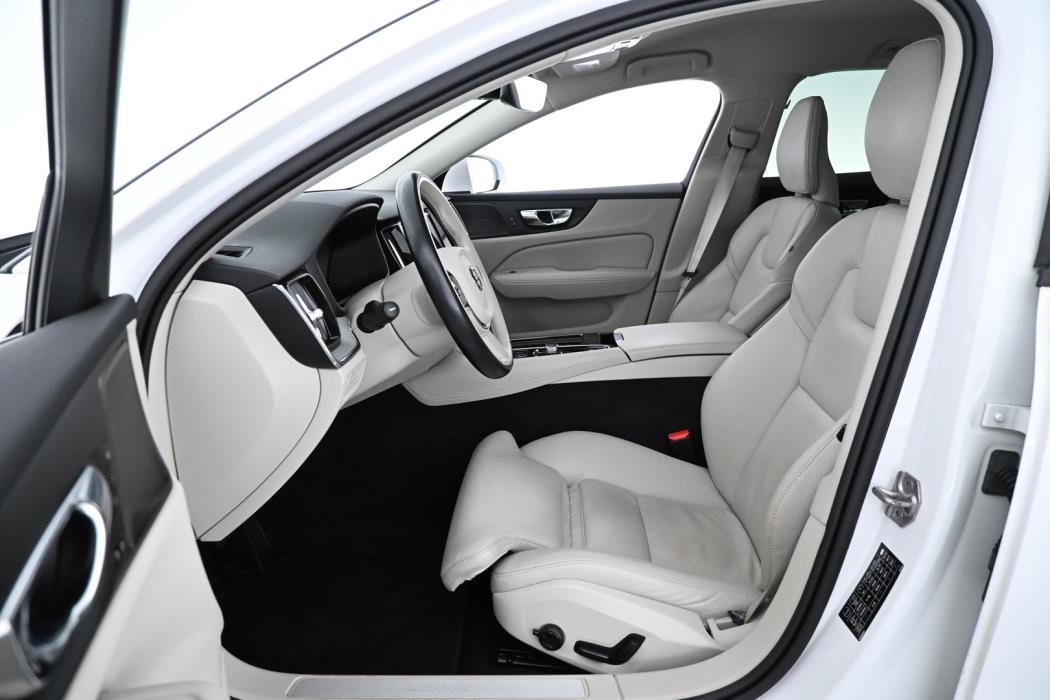 VOLVO V60 2022