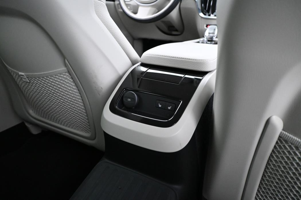 VOLVO V60 2022