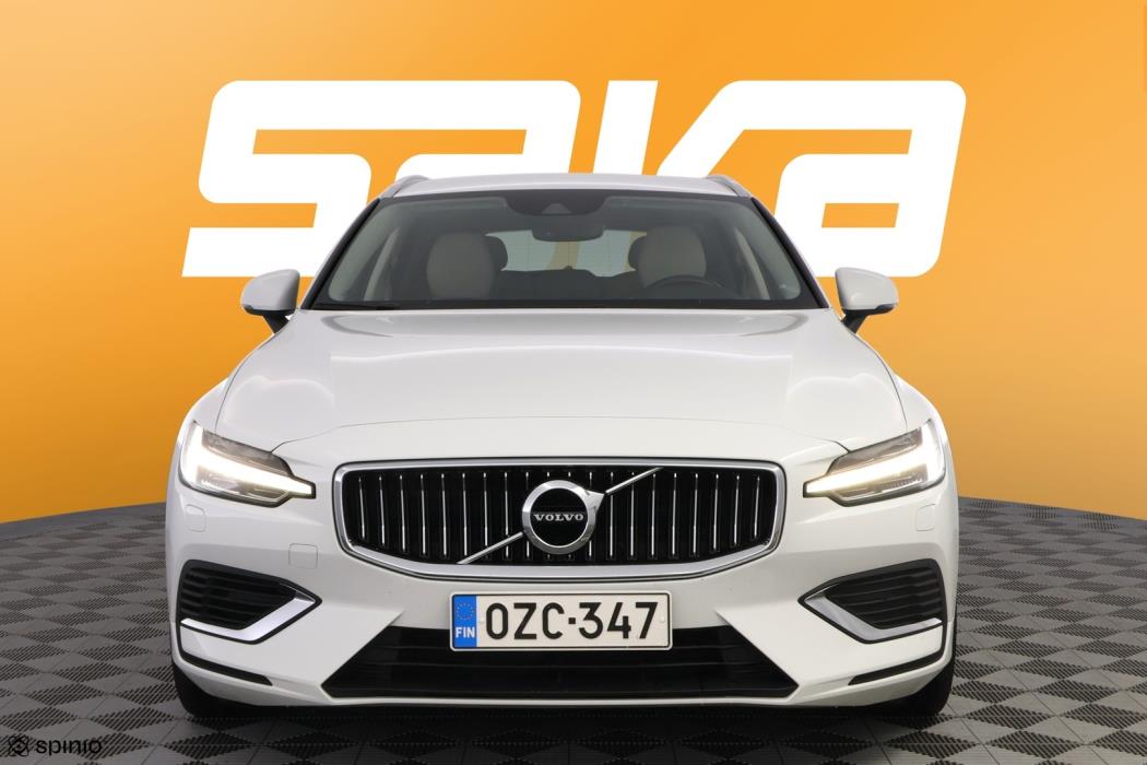 VOLVO V60 2022