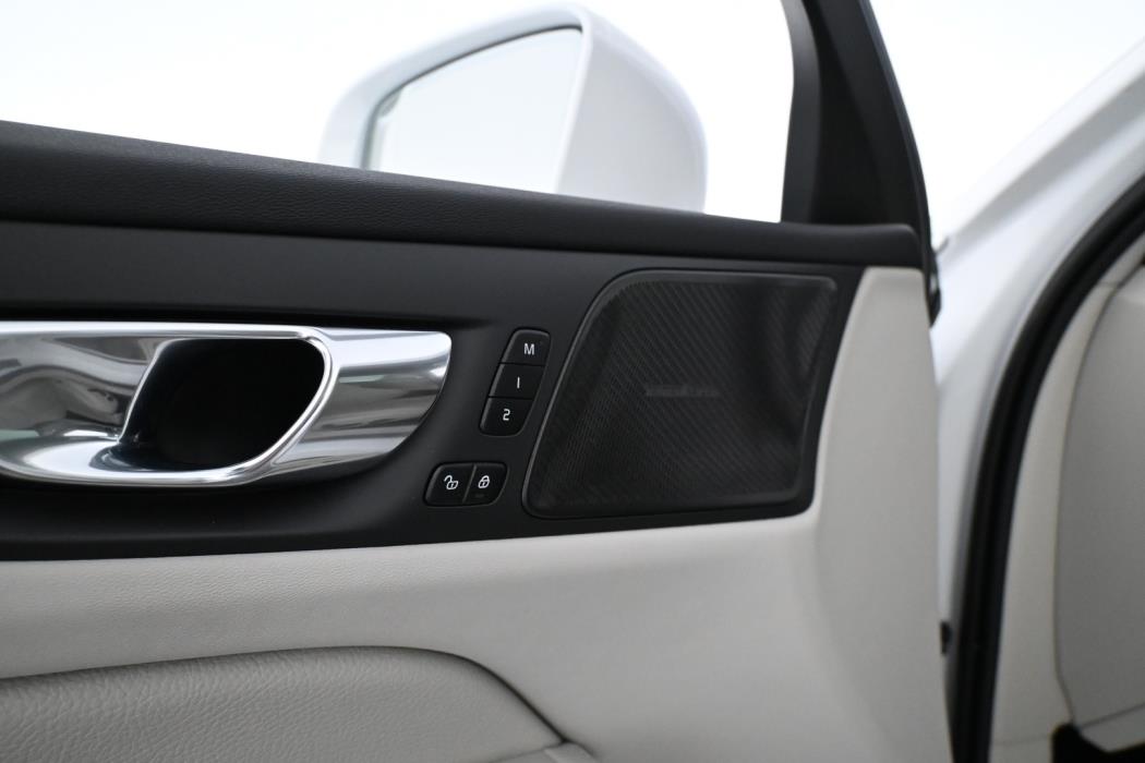 VOLVO V60 2022