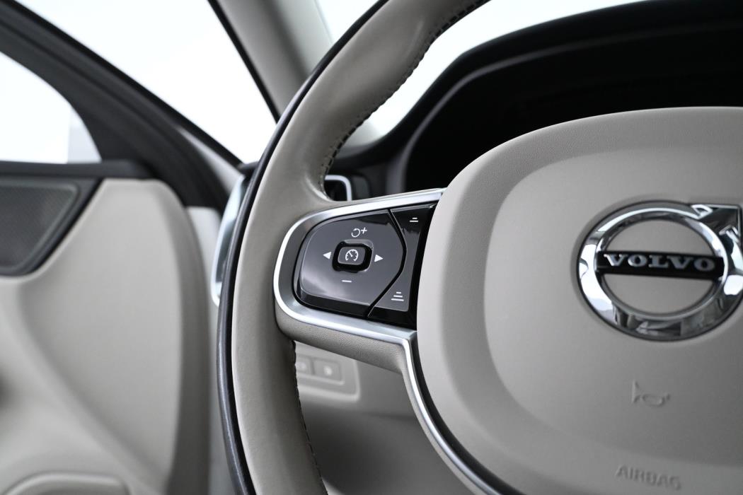 VOLVO V60 2022
