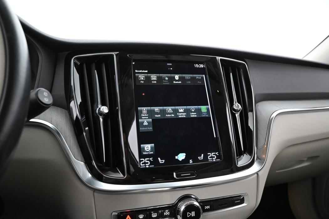 VOLVO V60 2022