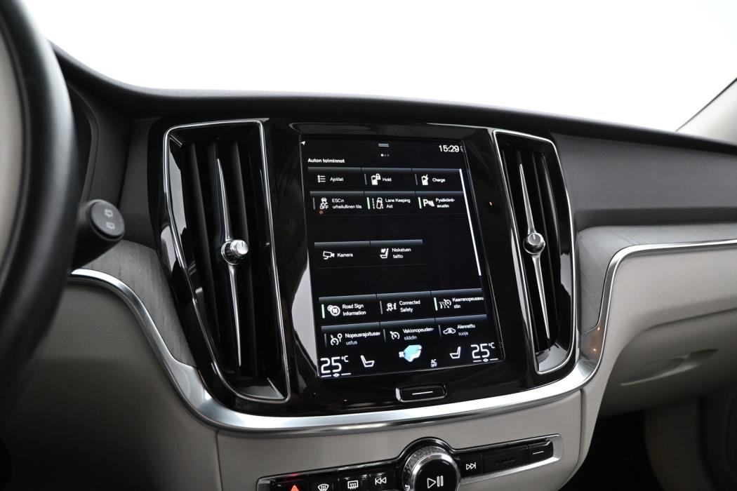 VOLVO V60 2022